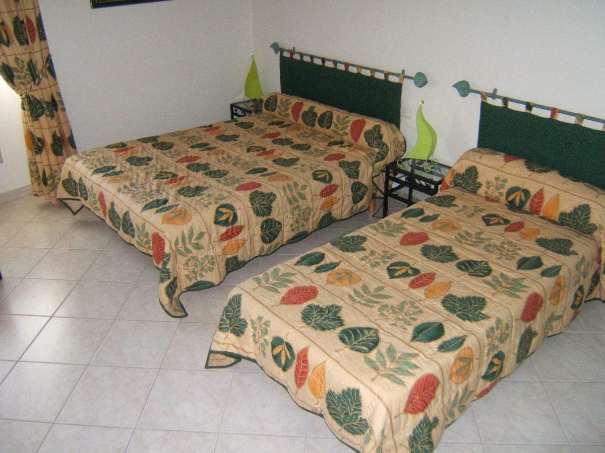 Chambres D'Hotes Lou Jassou Lapanouse-de-Cernon Kültér fotó